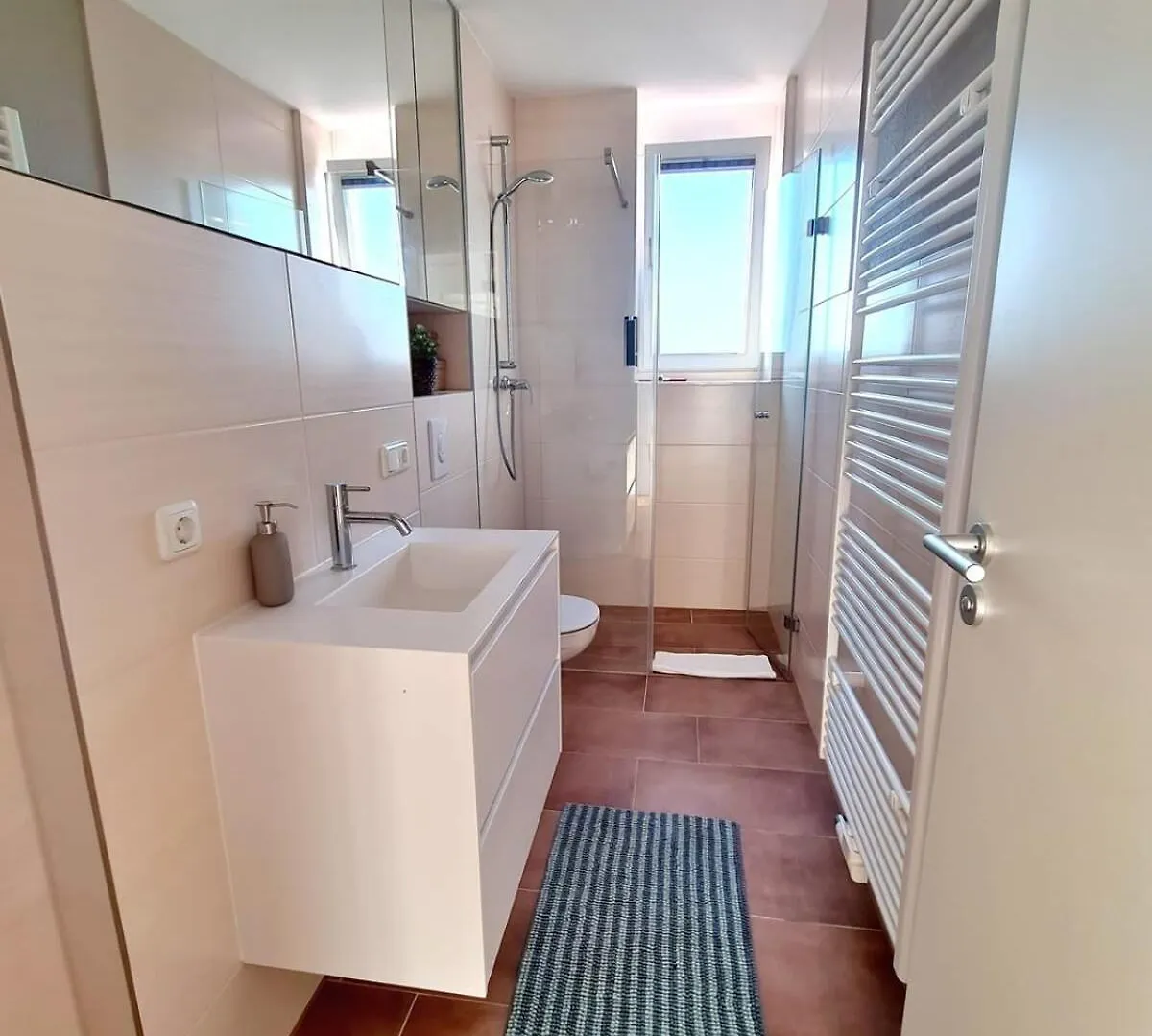 Urban Living - Top Floor Apartment Hamburg